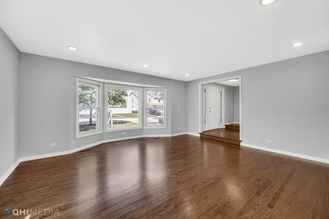 925 Honeysuckle Dr, Wheeling, IL 60090 photo 6
