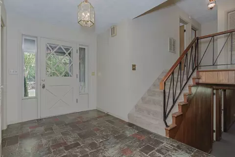 Entry Way - 3 Moore Rd, Bloomington, IL 61701 photo 7 of 12