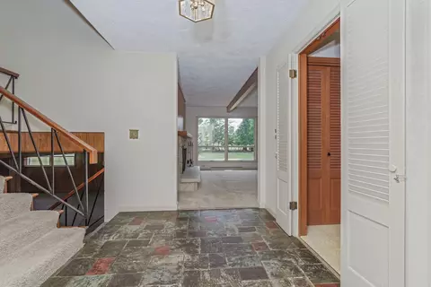 Entry Way - 3 Moore Rd, Bloomington, IL 61701 photo 8 of 12