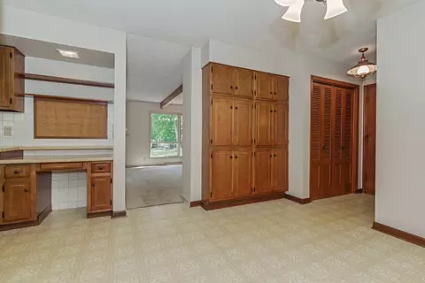 Entry Way - 3 Moore Rd, Bloomington, IL 61701 photo 11 of 12