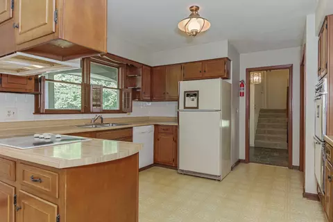 Kitchen - 3 Moore Rd, Bloomington, IL 61701 photo 2 of 4