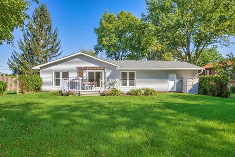 3513 Vine St, Mchenry, IL 60050 photo 4