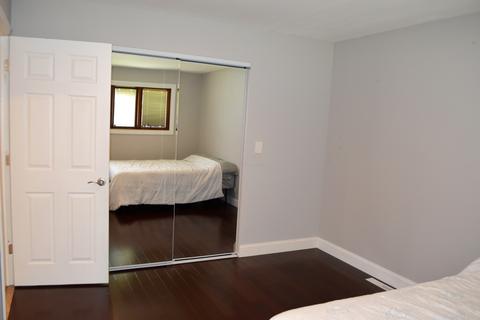 680 Ambleside Rd, Des Plaines, IL 60016 photo 8