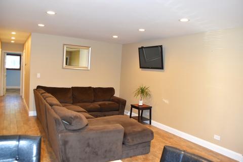 680 Ambleside Rd, Des Plaines, IL 60016 photo 6