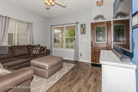 2840 Sun Valley Dr, Plainfield, IL 60586 photo 2