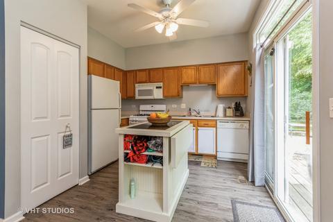 2840 Sun Valley Dr, Plainfield, IL 60586 photo 4