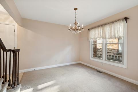 529 Tracy Ter, Des Plaines, IL 60016 photo 3