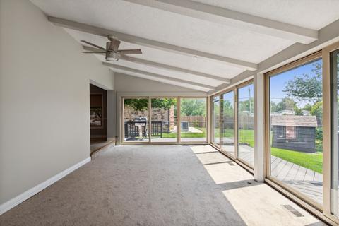 529 Tracy Ter, Des Plaines, IL 60016 photo 13