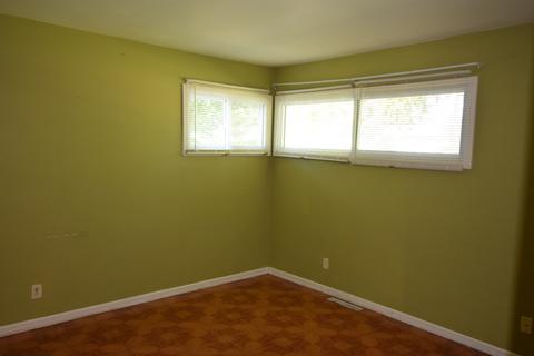 1048 Logan Ave, Elgin, IL 60120 photo 17