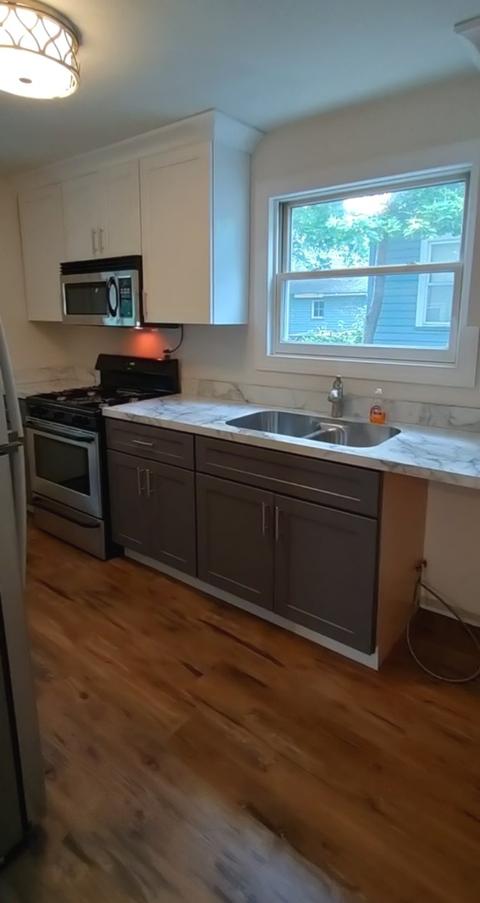 374 S Edison Ave, Elgin, IL 60123 photo 4