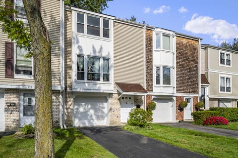 1994 Brighton Ln, Hoffman Estates, IL 60195 photo 1