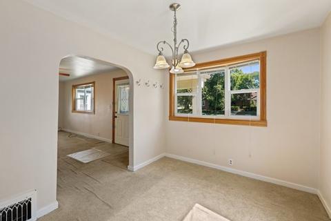 252 S Aldine St, Elgin, IL 60123 photo 6