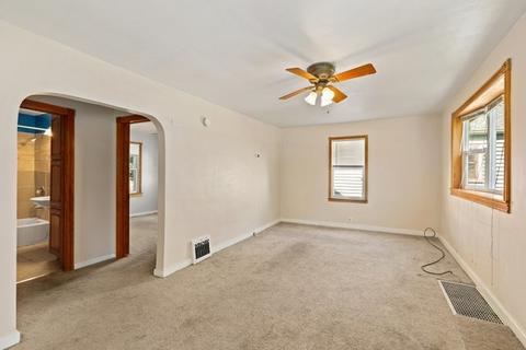 252 S Aldine St, Elgin, IL 60123 photo 5
