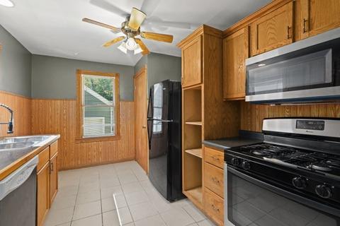 252 S Aldine St, Elgin, IL 60123 photo 10