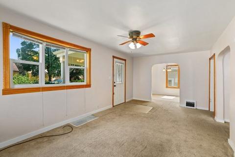 252 S Aldine St, Elgin, IL 60123 photo 4