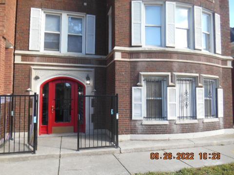 318 E 70th St, Chicago, IL 60637 photo 2