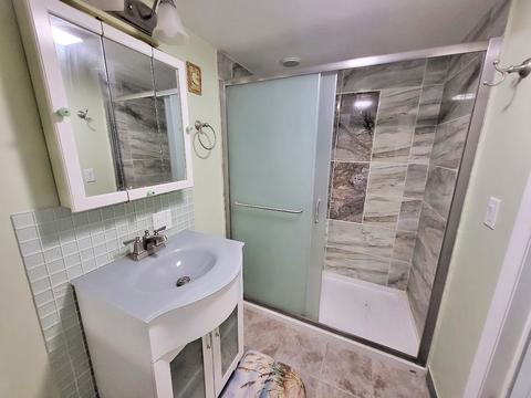 5510 W Hawthorne Ave, Berkeley, IL 60163 photo 13