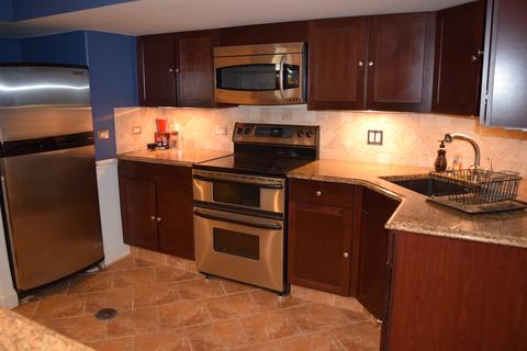 750 Cavan Ln, Des Plaines, IL 60016 photo 22