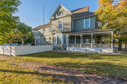 324 Weir St, Chenoa, IL 61726 photo 2