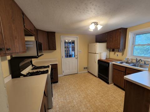 3702 Maple Ave, Mchenry, IL 60050 photo 3