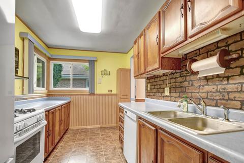 17006 Lorenz Ave, Lansing, IL 60438 photo 8