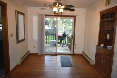 647 E 3rd St, El Paso, IL 61738 photo 5