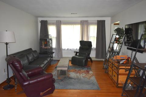 647 E 3rd St, El Paso, IL 61738 photo 3
