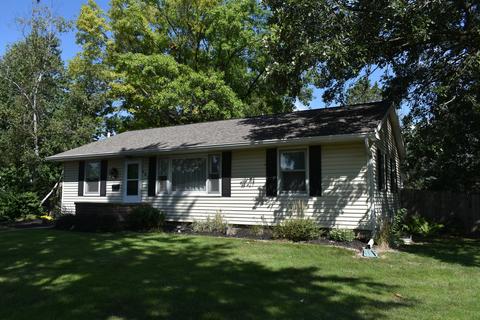 647 E 3rd St, El Paso, IL 61738 photo 1