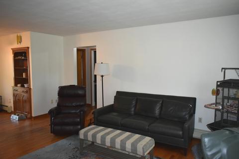 647 E 3rd St, El Paso, IL 61738 photo 4