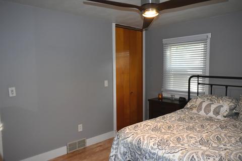 647 E 3rd St, El Paso, IL 61738 photo 14