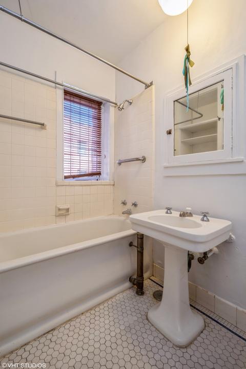 1372 E 57th St #2, Chicago, IL 60637 photo 16