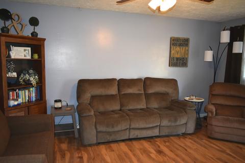 503 Eastern Dr, Gridley, IL 61744 photo 4