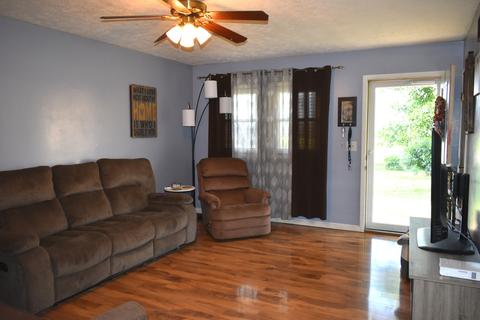 503 Eastern Dr, Gridley, IL 61744 photo 3