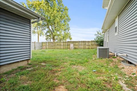 404 S Clinton St, Mclean, IL 61754 photo 24