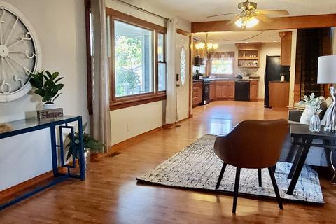 404 S Clinton St, Mclean, IL 61754 photo 5