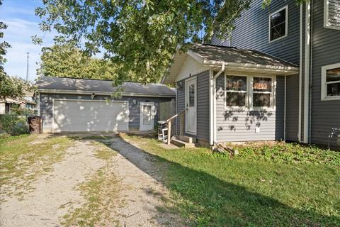 404 S Clinton St, Mclean, IL 61754 photo 2