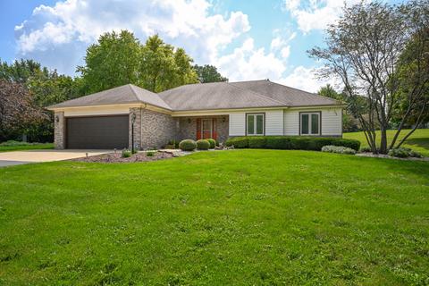 40 W157 Oak Tree Ln, Elgin, IL 60124 photo 1
