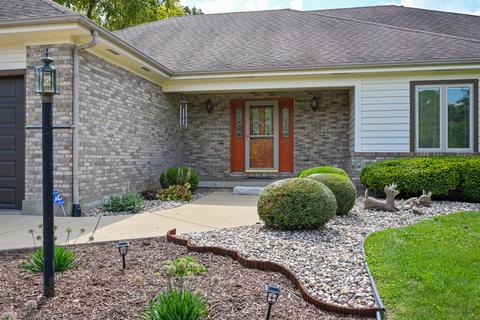 40 W157 Oak Tree Ln, Elgin, IL 60124 photo 2