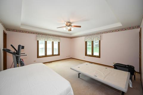40 W157 Oak Tree Ln, Elgin, IL 60124 photo 8