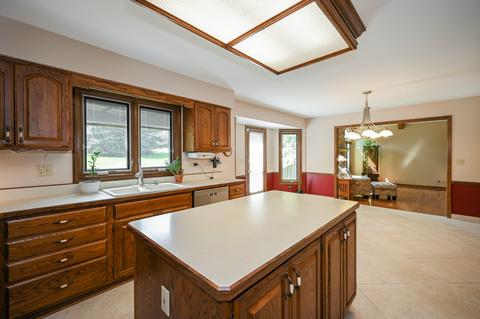 40 W157 Oak Tree Ln, Elgin, IL 60124 photo 7