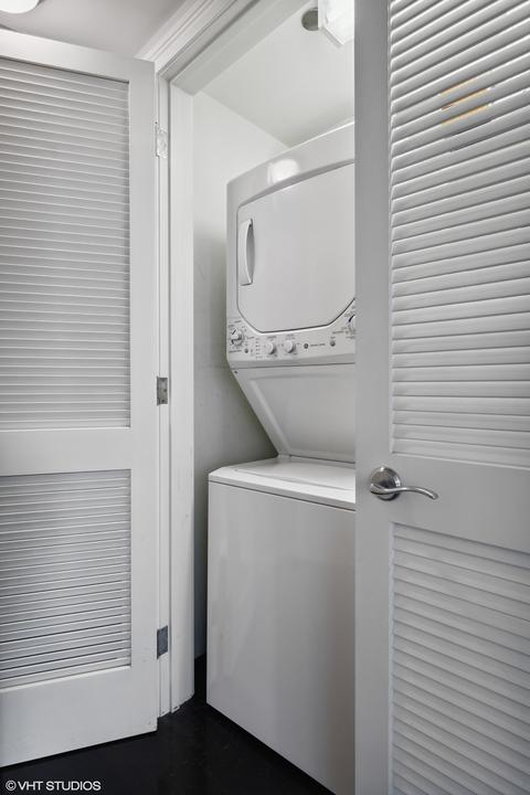 21 E Huron St #1504, Chicago, IL 60611 photo 18