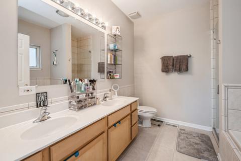 436 E Bowen Ave #A, Chicago, IL 60653 photo 8