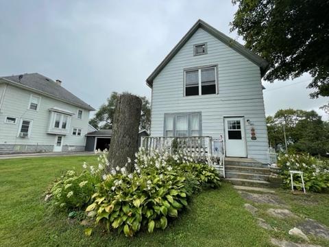 385 E Center St, Sheldon, IL 60966 photo 2