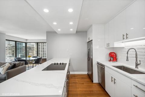 30 E Huron St #2102, Chicago, IL 60611 photo 4