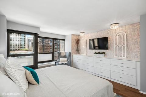 30 E Huron St #2102, Chicago, IL 60611 photo 13