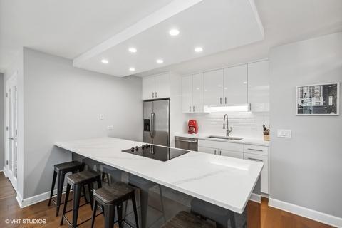 30 E Huron St #2102, Chicago, IL 60611 photo 2