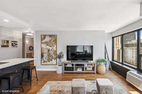 30 E Huron St #2102, Chicago, IL 60611 photo 9