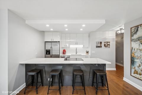 30 E Huron St #2102, Chicago, IL 60611 photo 3