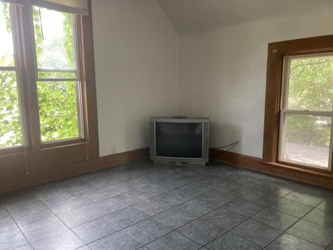 835 Adams St, Elgin, IL 60123 photo 5