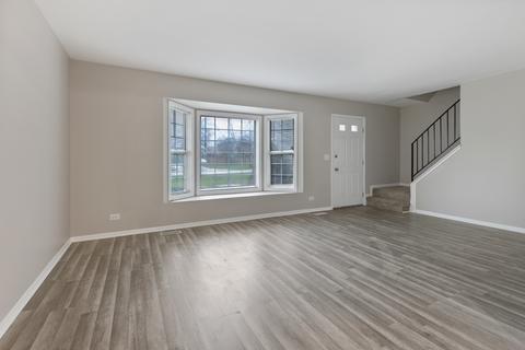 119 S Hale Ave #A, Bartlett, IL 60103 photo 2